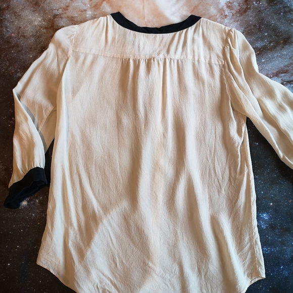 Babaton Aritzia silk blouse - Picture 3 of 7